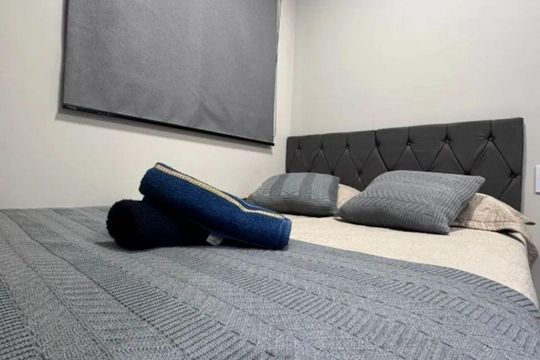 Quarto de apartamento para alugar com 1 quarto, 34m² em Jardim Armação, Salvador