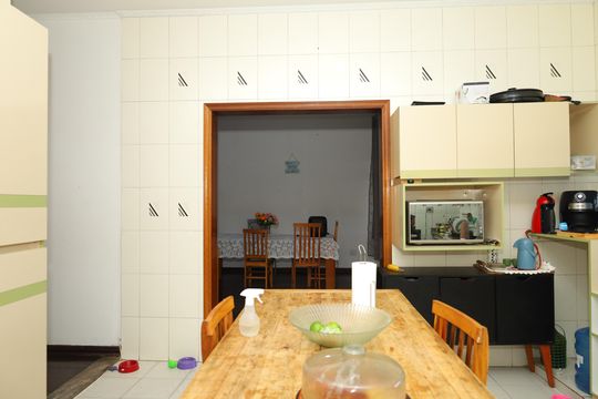 Cozinha de casa à venda com 3 quartos, 536m² em Jardim Alto Pedroso, São Paulo