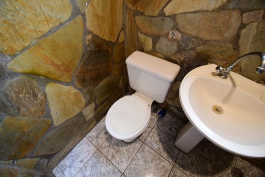 Banheiro de serviço de casa à venda com 3 quartos, 100m² em Bosque de Barão Geraldo, Campinas