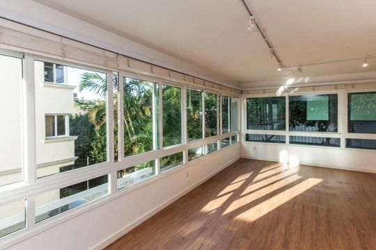 Sala de apartamento para alugar com 3 quartos, 197m² em Rio Branco, Porto Alegre