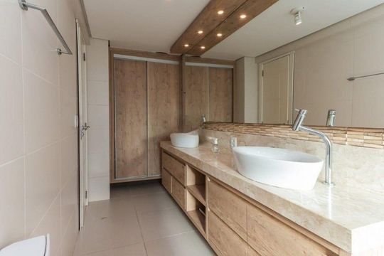 Banheiro 1 de apartamento para alugar com 3 quartos, 197m² em Rio Branco, Porto Alegre