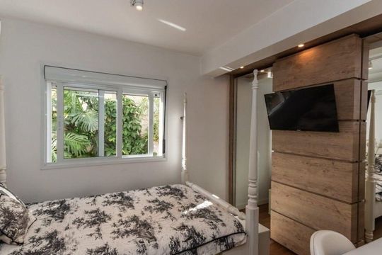Quarto 1 de apartamento para alugar com 3 quartos, 197m² em Rio Branco, Porto Alegre