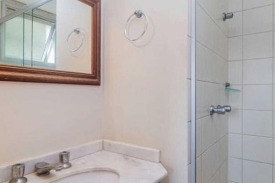 Banheiro 4 de apartamento para alugar com 3 quartos, 197m² em Rio Branco, Porto Alegre