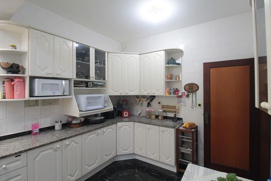 Cozinha de casa à venda com 4 quartos, 406m² em Itapoã, Belo Horizonte