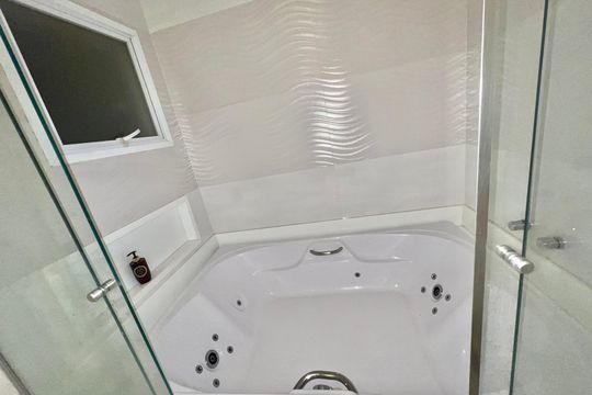 Banheiro de casa à venda com 3 quartos, 314m² em Parque das Universidades, Campinas