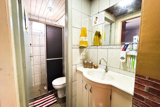 Apartamento à venda com 2 quartos, 50m² em Vila Beneves, Contagem