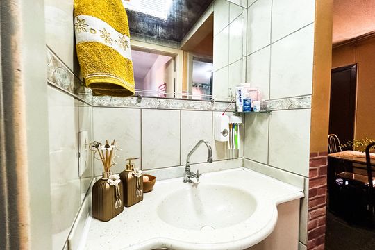 Apartamento à venda com 2 quartos, 50m² em Vila Beneves, Contagem