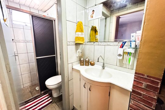 Apartamento à venda com 2 quartos, 50m² em Vila Beneves, Contagem