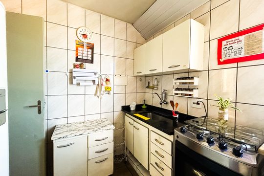 Apartamento à venda com 2 quartos, 50m² em Vila Beneves, Contagem
