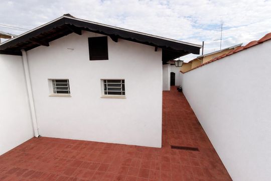 Área externa de casa à venda com 3 quartos, 155m² em Vila Maria, Campinas