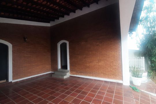 Área externa de casa à venda com 3 quartos, 155m² em Vila Maria, Campinas