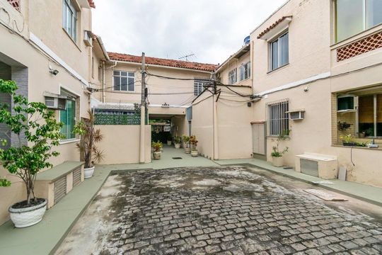 Área comum de acesso da vila de apartamento à venda com 2 quartos, 53m² em Olaria, Rio de Janeiro