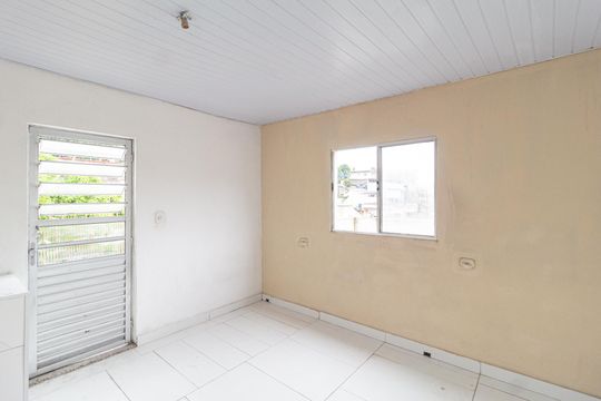 Casa para alugar com 1 quarto, 60m² em Jardim Carapicuiba, Carapicuíba