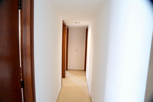 Corredor de apartamento à venda com 4 quartos, 180m² em Campo Belo, São Paulo
