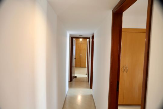 Corredor de apartamento à venda com 4 quartos, 180m² em Campo Belo, São Paulo
