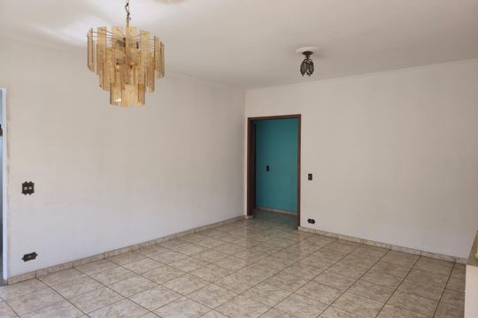 Sala de casa à venda com 4 quartos, 218m² em Vila Rosalia, Guarulhos