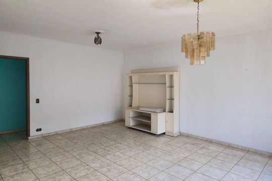 Sala  de casa à venda com 4 quartos, 218m² em Vila Rosalia, Guarulhos
