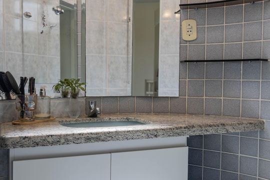 Banheiro da Suíte de apartamento à venda com 3 quartos, 156m² em Caiçara-adelaide, Belo Horizonte