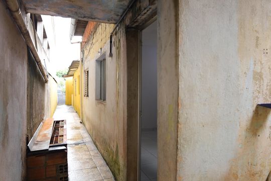 Corredor de casa à venda com 2 quartos, 250m² em Cidade Antônio Estêvão de Carvalho, São Paulo