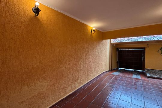 Garagem de casa à venda com 3 quartos, 240m² em Vila Bela Vista, Santo André