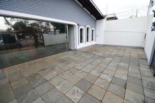 Garagem de casa à venda com 4 quartos, 198m² em Taquaral, Campinas
