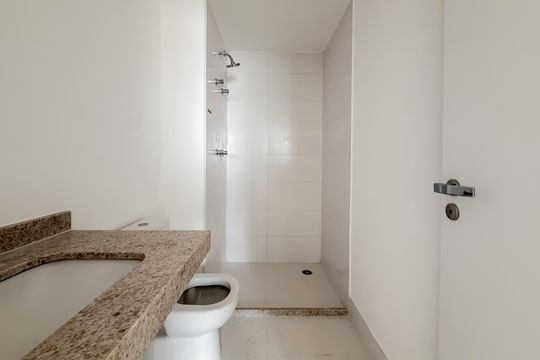 Banheiro de kitnet/studio à venda com 1 quarto, 34m² em Vila Mariana, São Paulo