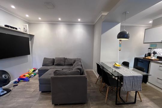 Sala de casa à venda com 3 quartos, 115m² em Vila Heliopolis, São Paulo