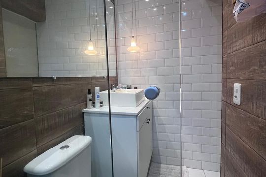 Banheiro de casa à venda com 3 quartos, 115m² em Vila Heliopolis, São Paulo