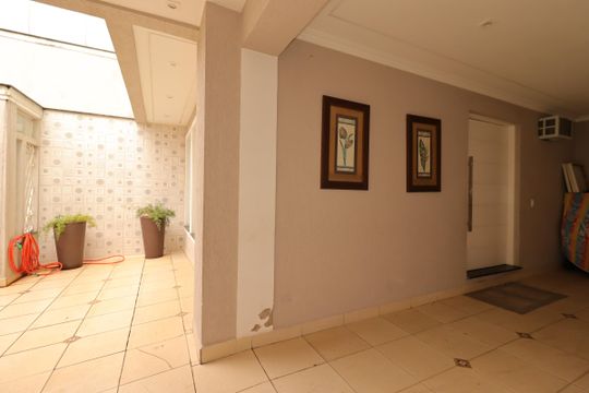 Garagem de casa à venda com 3 quartos, 230m² em Vila Leopoldina, Santo André
