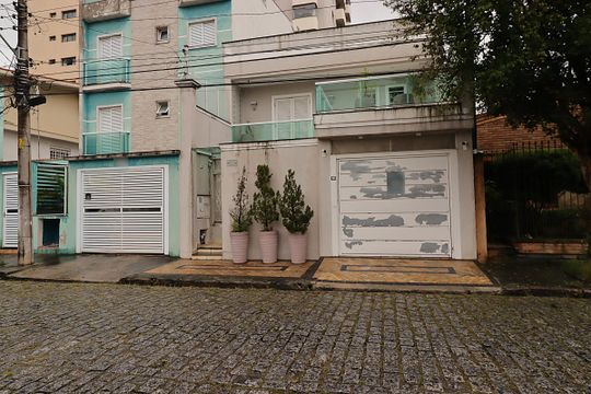Fachada de casa à venda com 3 quartos, 230m² em Vila Leopoldina, Santo André