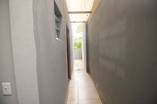 Corredor de casa à venda com 1 quarto, 70m² em Recreio da Borda do Campo, Santo André