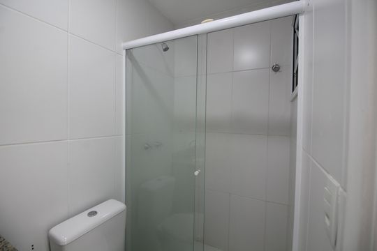 Banheiro de apartamento à venda com 1 quarto, 35m² em Taquara, Rio de Janeiro