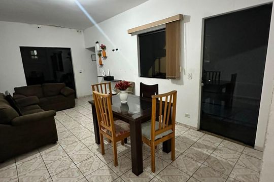 Sala de casa para alugar com 2 quartos, 80m² em Jardim Danfer, São Paulo