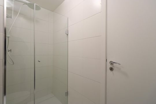 Banheiro de kitnet/studio para alugar com 1 quarto, 32m² em Pompeia, São Paulo