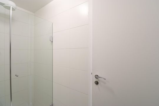 Banheiro de kitnet/studio para alugar com 1 quarto, 32m² em Pompeia, São Paulo