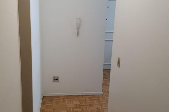 Corredor de apartamento à venda com 1 quarto, 50m² em Boa Vista, Porto Alegre