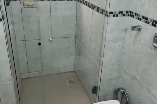 Banheiro de apartamento para alugar com 1 quarto, 50m² em Boa Vista, Porto Alegre