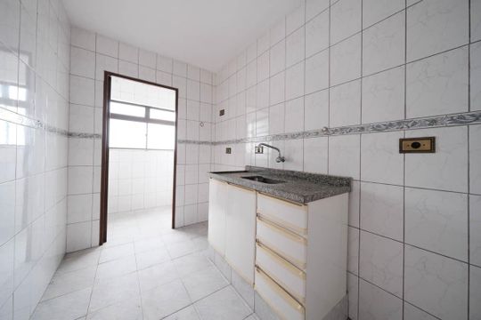 Cozinha e Área de Serviço de apartamento à venda com 2 quartos, 45m² em Vila Araguaia, São Paulo