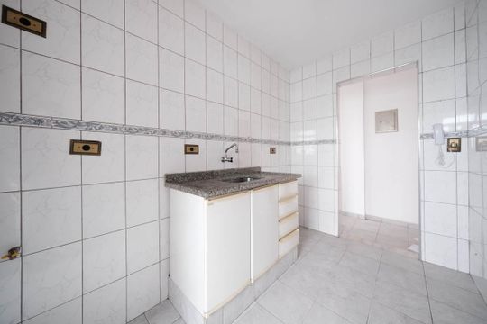 Cozinha e Área de Serviço de apartamento à venda com 2 quartos, 45m² em Vila Araguaia, São Paulo