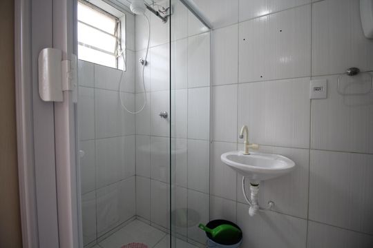 Banheiro de kitnet/studio à venda com 0 quarto, 39m² em Jardim Dona Leopoldina, Porto Alegre