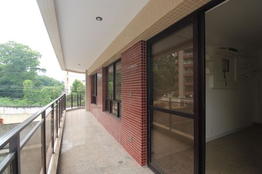 Suíte 2 - Varanda de apartamento à venda com 4 quartos, 180m² em Jacarepaguá, Rio de Janeiro