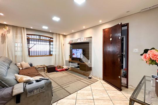Casa à venda com 3 quartos, 187m² em Vila Alvinopolis, São Bernardo do Campo