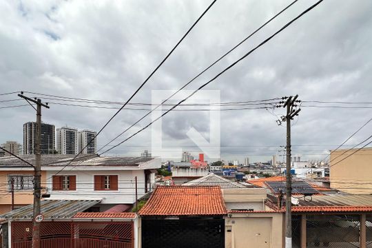 Vista de casa à venda com 3 quartos, 187m² em Vila Alvinopolis, São Bernardo do Campo