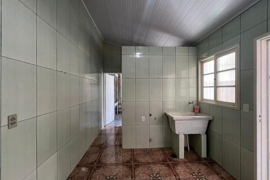 Lavanderia  de casa à venda com 2 quartos, 142m² em Mato Grande, Canoas