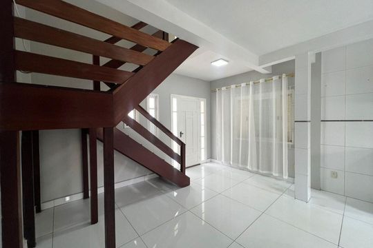 Sala de casa à venda com 2 quartos, 142m² em Mato Grande, Canoas