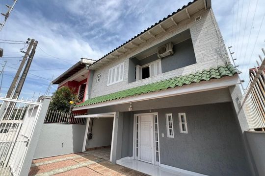 Área Externa  de casa à venda com 2 quartos, 142m² em Mato Grande, Canoas