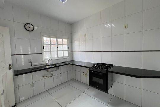 Cozinha de casa à venda com 2 quartos, 142m² em Mato Grande, Canoas