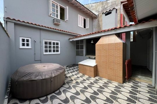 Área Externa  de casa à venda com 2 quartos, 142m² em Mato Grande, Canoas