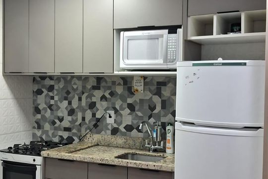 Cozinha de apartamento para alugar com 2 quartos, 42m² em Residencial Palma de Maiorca, Cotia