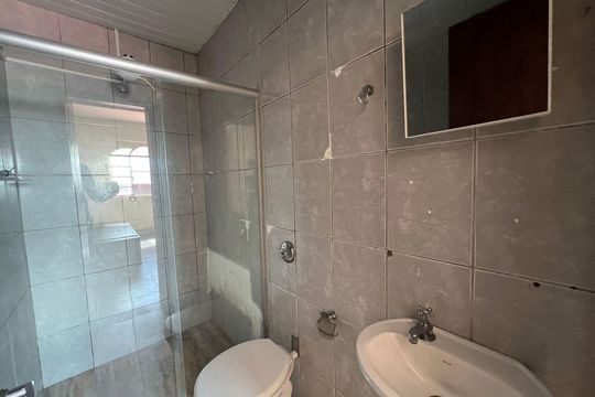 Banheiro de apartamento para alugar com 1 quarto, 18m² em Canaa, Belo Horizonte